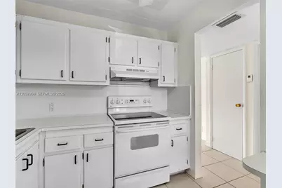 20500 W Country Club Dr #203, Aventura, FL 33180 - Photo 8