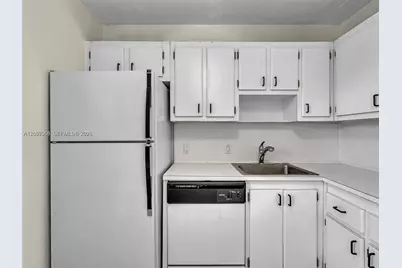 20500 W Country Club Dr #203, Aventura, FL 33180 - Photo 4