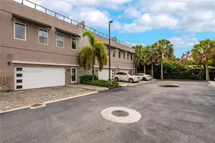 1066 NE 35th St, Oakland Park, FL 33334 - Photo 1
