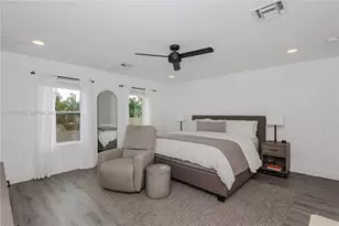 1066 NE 35th St, Oakland Park, FL 33334 - Photo 22