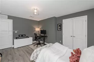 1066 NE 35th St, Oakland Park, FL 33334 - Photo 16