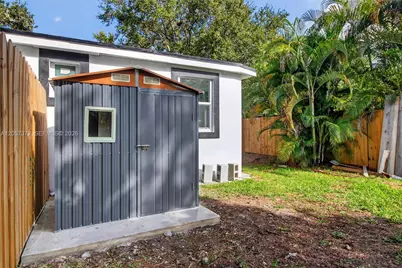428 NW 97th St, Miami, FL 33150 - Photo 38