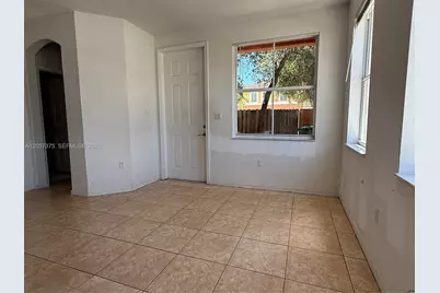 10852 SW 240th St, Homestead, FL 33032 - Photo 8
