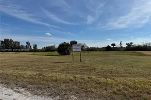 987 Watson Way, Moore Haven, FL 33471 - Photo 1