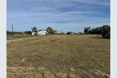 987 Watson Way, Moore Haven, FL 33471 - Photo 4