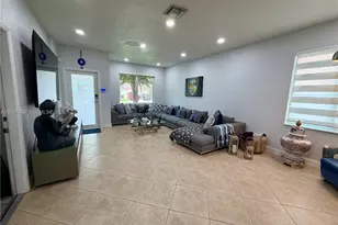 2021 SE 15th St, Homestead, FL 33035 - Photo 4