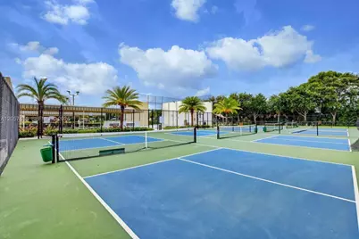 125 Canterbury  E #125, West Palm Beach, FL 33417 - Photo 20