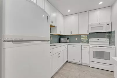 10115 44th Way S #409, Boynton Beach, FL 33436 - Photo 6