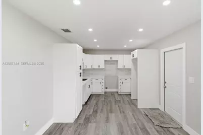 2288 W 4th Ct, Hialeah, FL 33010 - Photo 8
