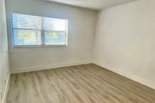 240 Lakeview Dr, Weston, FL 33326 - Photo 4