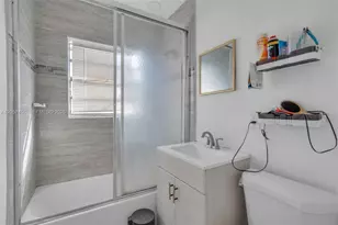 1207 Chateau Park Dr, Fort Lauderdale, FL 33311 - Photo 10