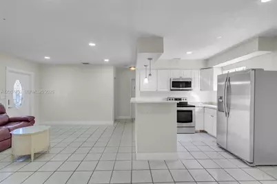 1207 Chateau Park Dr, Fort Lauderdale, FL 33311 - Photo 6
