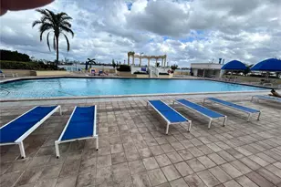 7601 E Treasure Dr, North Bay Village, FL 33141 - Photo 40