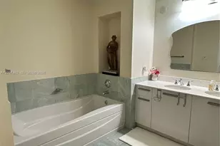 1060 E Brickell Av, Miami, FL 33131 - Photo 22