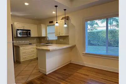 232 E De Leon Dr #232, Miami Springs, FL 33166 - Photo 2