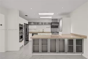 1777 Daytonia Rd, Miami Beach, FL 33141 - Photo 8