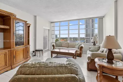 1817 S Ocean Dr #PH-19, Hallandale Beach, FL 33009 - Photo 2