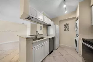 17145 N Bay Rd, Sunny Isles Beach, FL 33160 - Photo 10