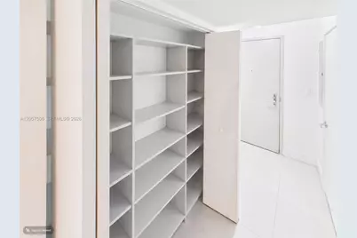 488 NE 18th St #203, Miami, FL 33132 - Photo 4