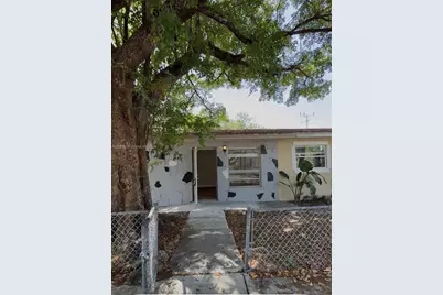 734 SW 8th St, Dania Beach, FL 33004 - Photo 2
