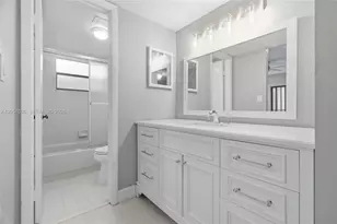 11444 NW 10th St, Pembroke Pines, FL 33026 - Photo 12