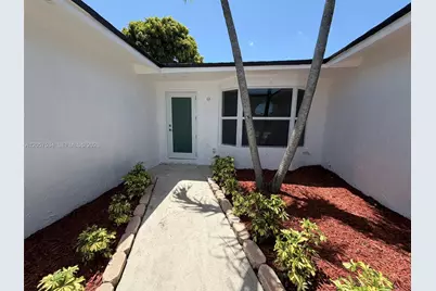 2210 NW 93rd Ave, Pembroke Pines, FL 33024 - Photo 6