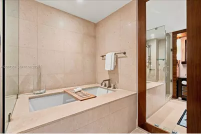 6801 Collins Ave #1020 Door 1006 Leal, Miami Beach, FL 33141 - Photo 16