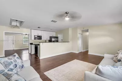 405 SW 77th Ave, North Lauderdale, FL 33068 - Photo 8
