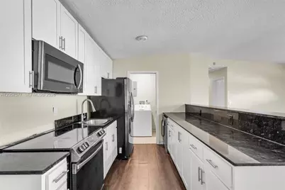 405 SW 77th Ave, North Lauderdale, FL 33068 - Photo 10