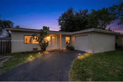 405 SW 77th Ave, North Lauderdale, FL 33068 - Photo 2