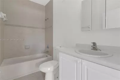 2815 SE 16th Ave #102, Homestead, FL 33035 - Photo 10