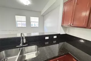 11601 NW 89th St, Doral, FL 33178 - Photo 8