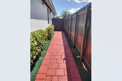 27701 SW 134th Ct - in Law Quarters #0, Homestead, FL 33032 - Photo 2