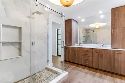 8350 Dundee Ter, Miami Lakes, FL 33016 - Photo 20