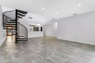 8350 Dundee Terrace, Miami Lakes, FL 33016 - Photo 8