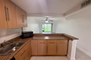 8060 N Colony Cir N, Tamarac, FL 33321 - Photo 2