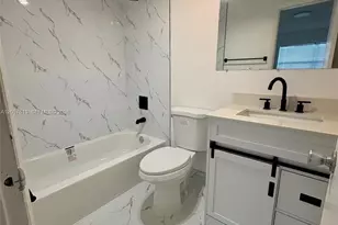 8060 N Colony Cir N, Tamarac, FL 33321 - Photo 6