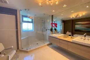 17301 Biscayne Blvd, North Miami Beach, FL 33160 - Photo 14