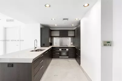 200 Biscayne Boulevard Way #4004, Miami, FL 33131 - Photo 8