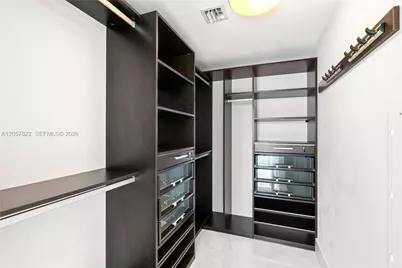 200 Biscayne Boulevard Way #4004, Miami, FL 33131 - Photo 36