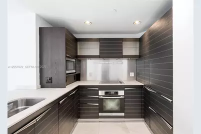 200 Biscayne Boulevard Way #4004, Miami, FL 33131 - Photo 12