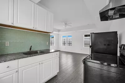 529 NW 88th St #3, El Portal, FL 33150 - Photo 10