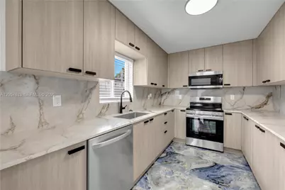 10350 SW 48th St #2, Miami, FL 33165 - Photo 4