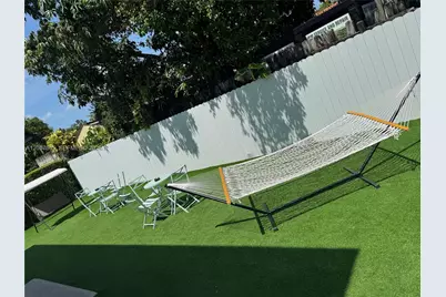 251 NW 57th Ave, Miami, FL 33126 - Photo 20