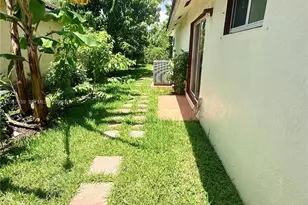18300 SW 143rd Ct, Miami, FL 33177 - Photo 28