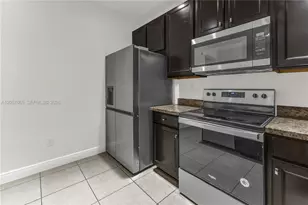 950 SW 147th Ave, Pembroke Pines, FL 33027 - Photo 14