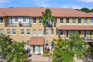 950 SW 147th Ave, Pembroke Pines, FL 33027 - Photo 1