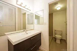 7545 E Treasure Dr, North Bay Village, FL 33141 - Photo 26