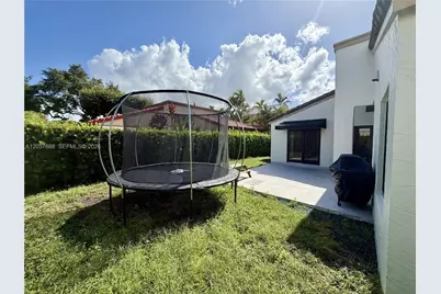 470 SW 88th Pl E, Miami, FL 33174 - Photo 24