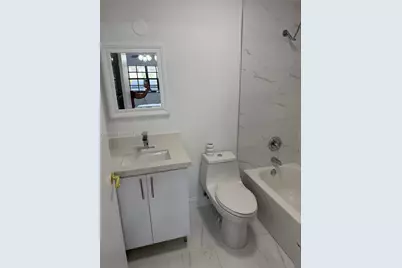 8872 NW 119th St #0, Hialeah Gardens, FL 33018 - Photo 6